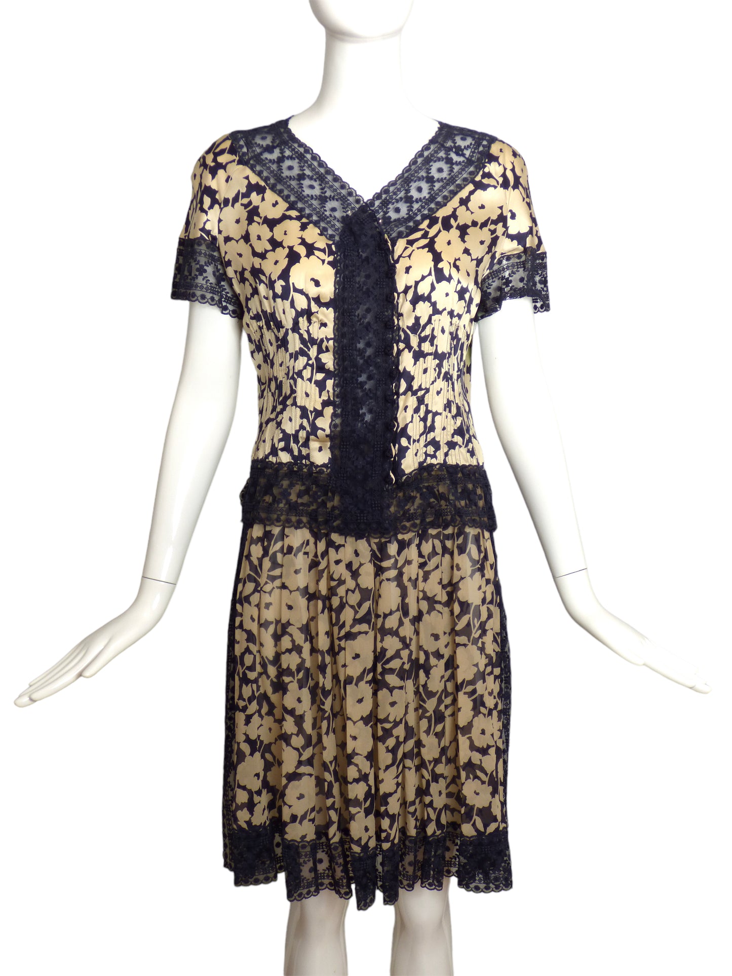 VALENTINO- 1980s Silk & Lace Skirt Set, Size 8