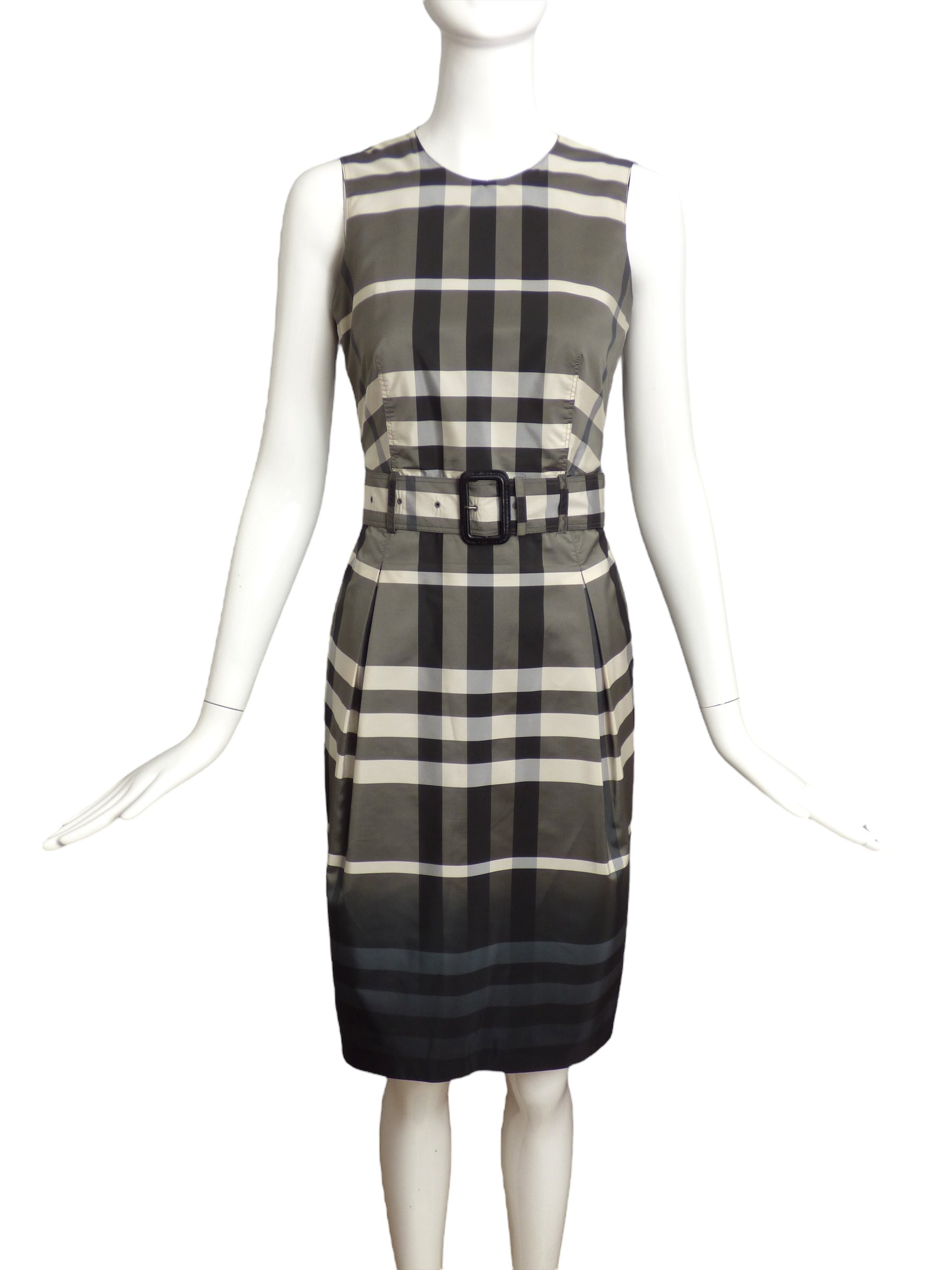 Burberry shift dress fashion