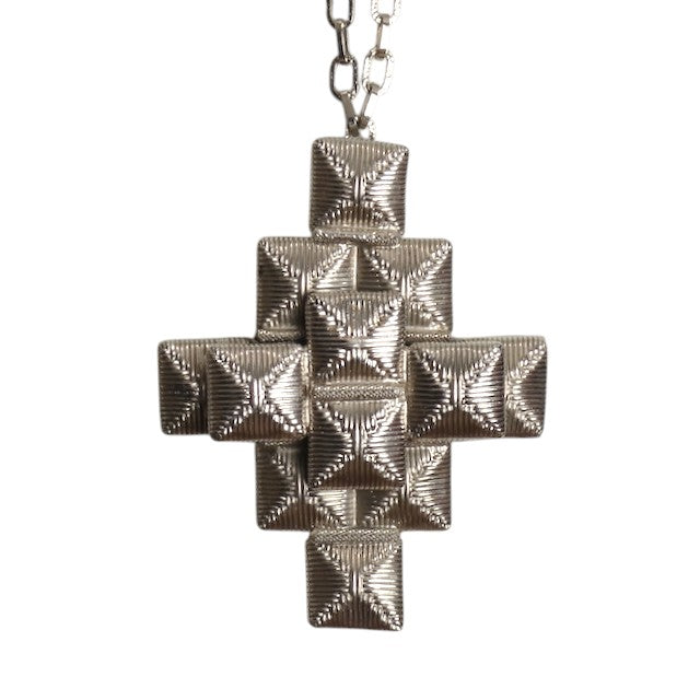 WILLIAM DELILLO- 1970s Silver Metal Pendant Necklace