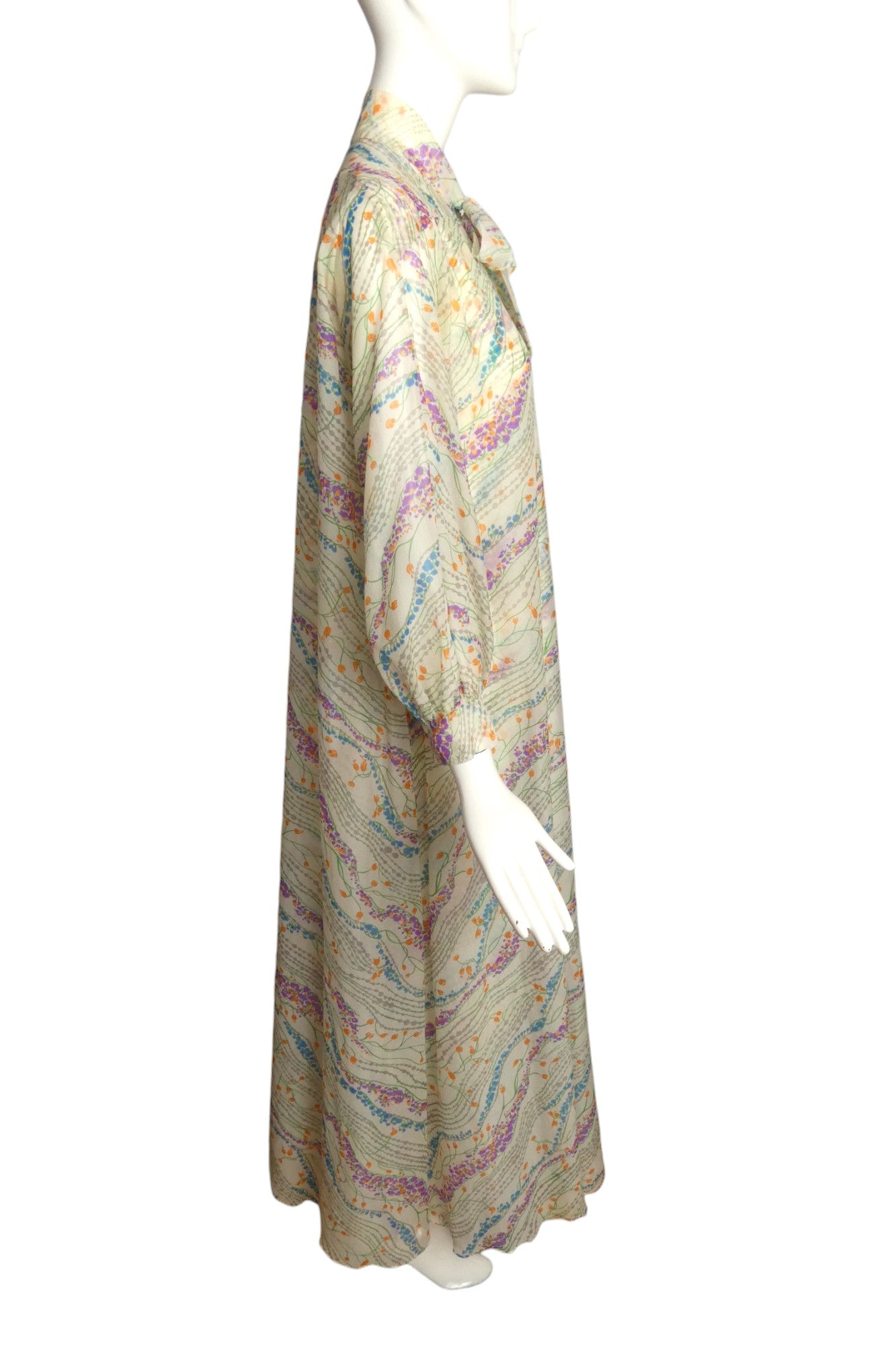 ODETTE BARSA- 1960s 2pc Floral Nylon Pegnoir, Size 6