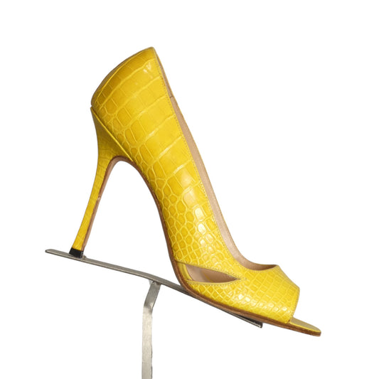 MANOLO BLAHNIK- Yellow Alligator Pumps, Size 36.5