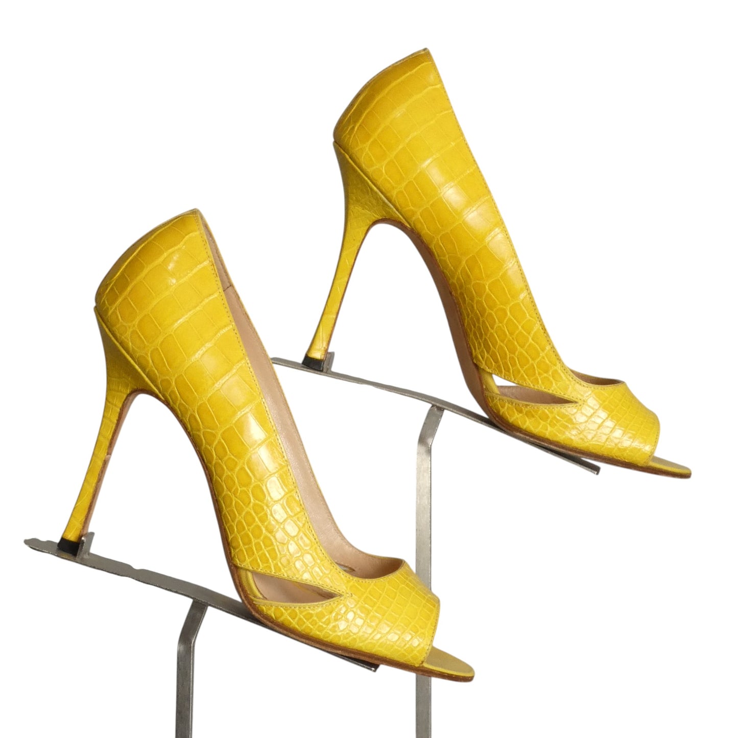 MANOLO BLAHNIK- Yellow Alligator Pumps, Size 36.5