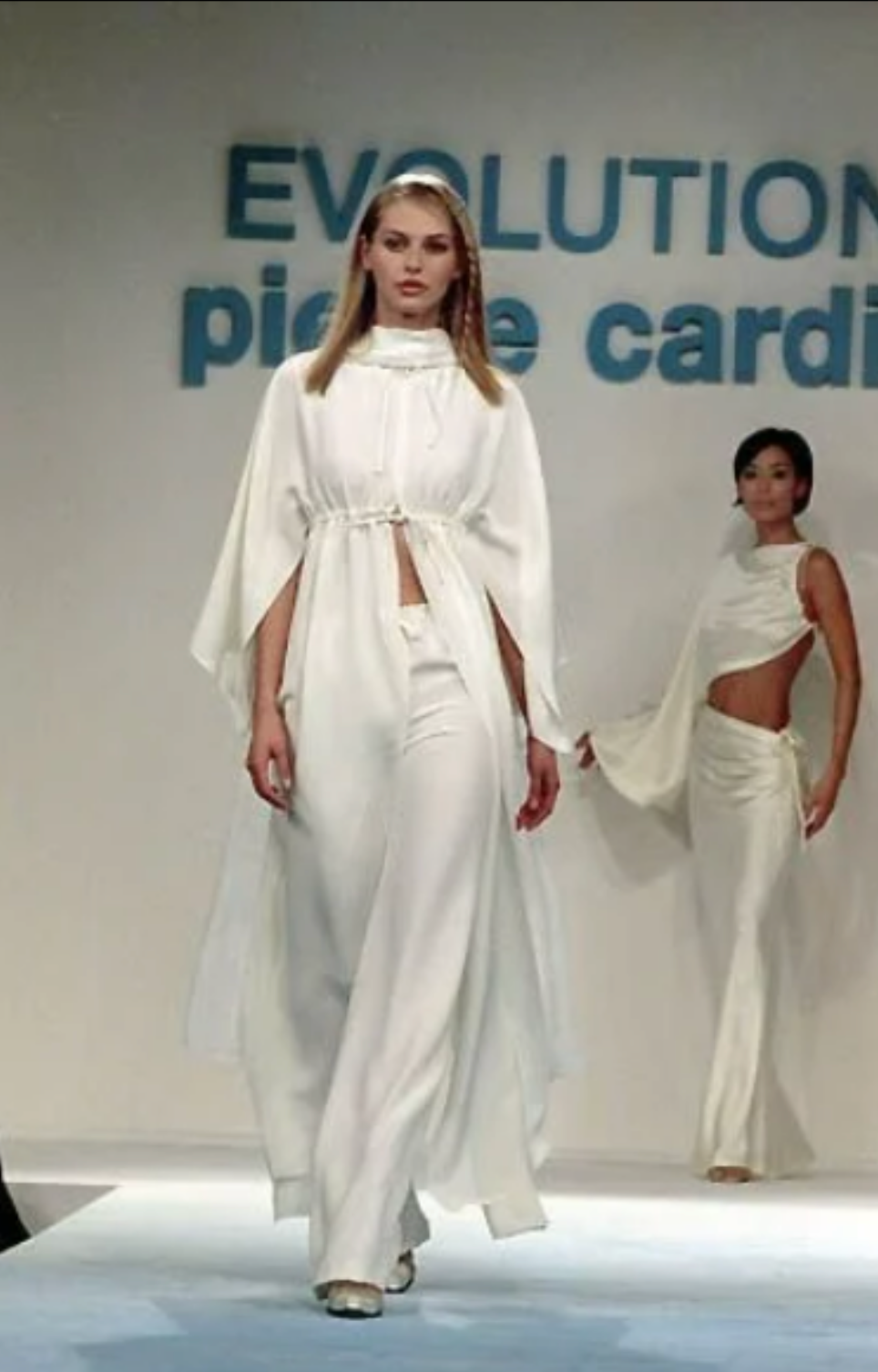 PIERRE CARDIN -2000 Ivory Crepe Hostess Coat , Size 6