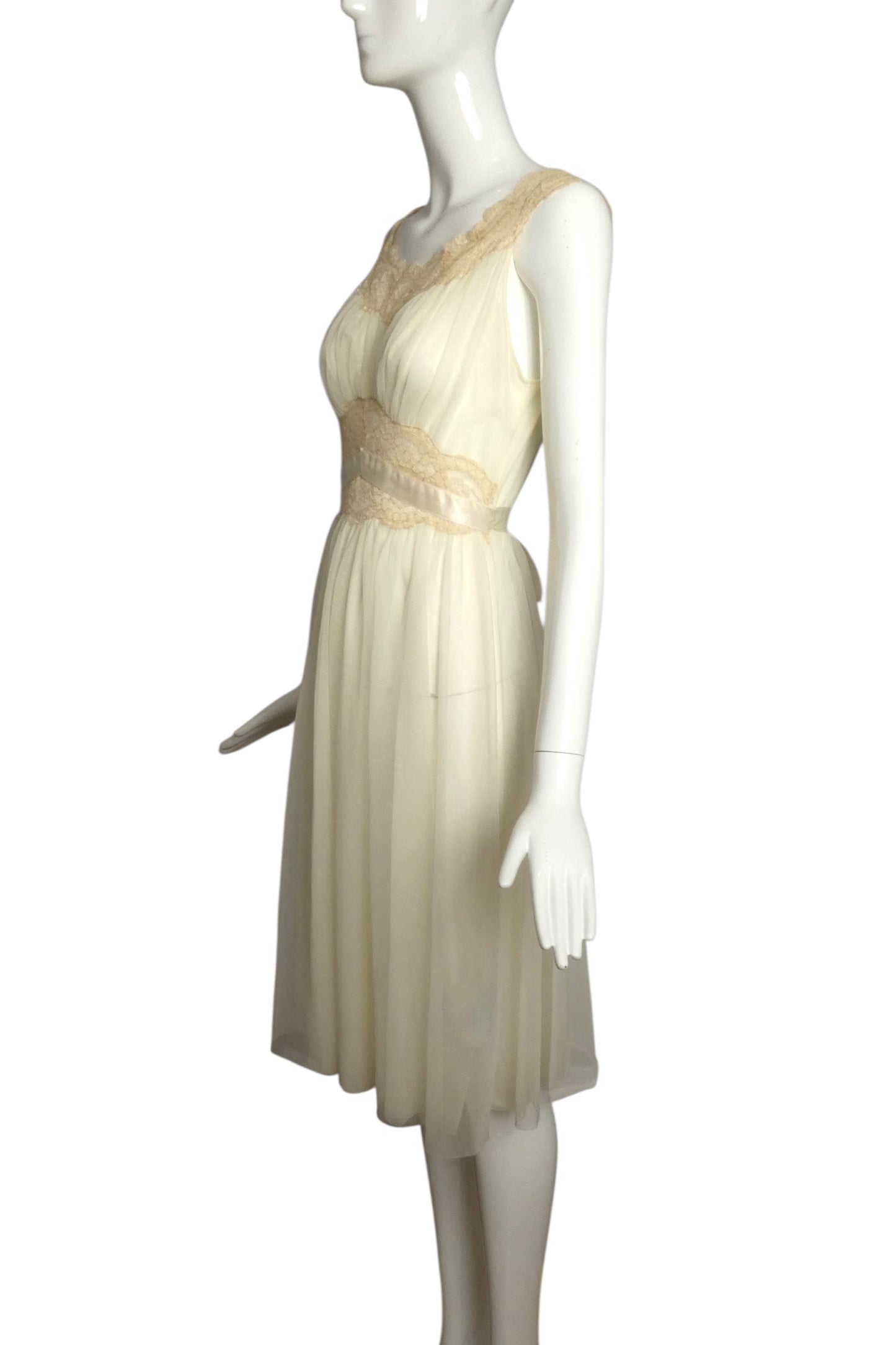 1960s Ivory Lace Nightgown, Size 6