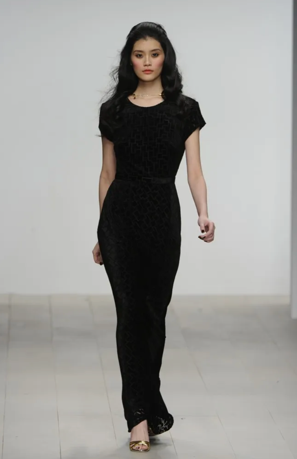 ISSA- NWT 2012 Black Velvet Knit Gown, Size 2