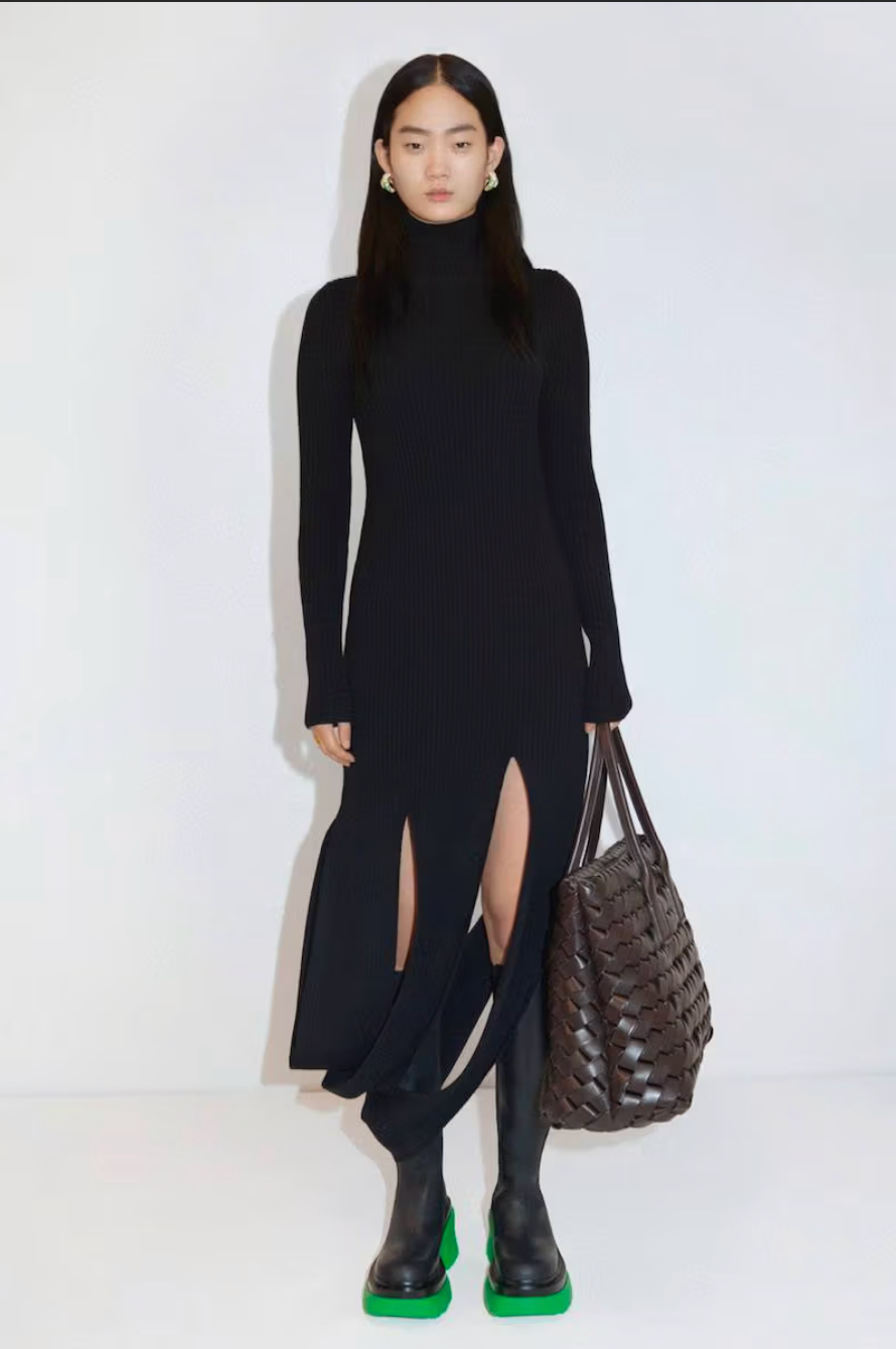 ワンピース BOTTEGA VENETA BLACK WOOL DRESS Knitted wool maxi dress in black - Bottega Veneta | Mytheresa
