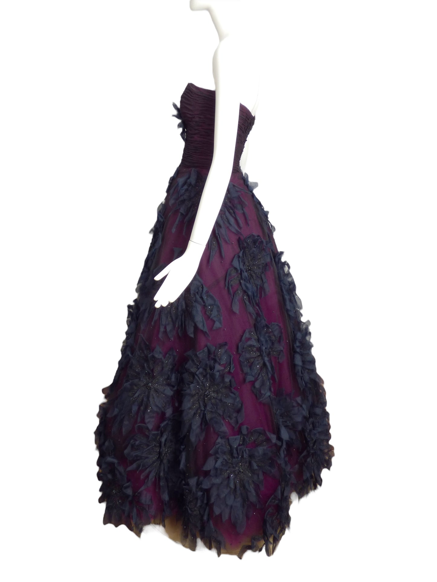 OSCAR DE LA RENTA- 2006 Petal Ball Gown, Size 12