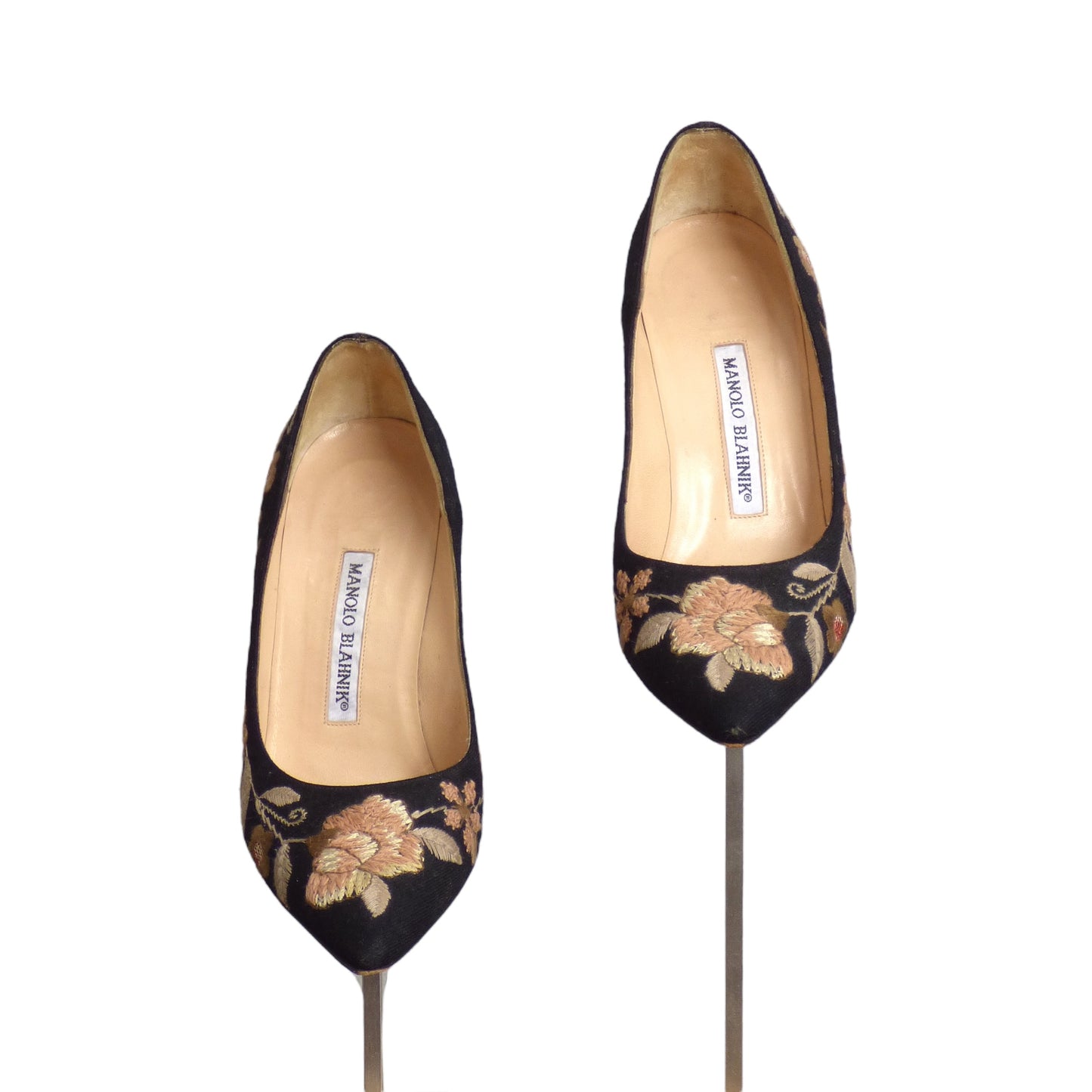 MANOLO BLAHNIK- Embroidered Linen Pumps, Size 36