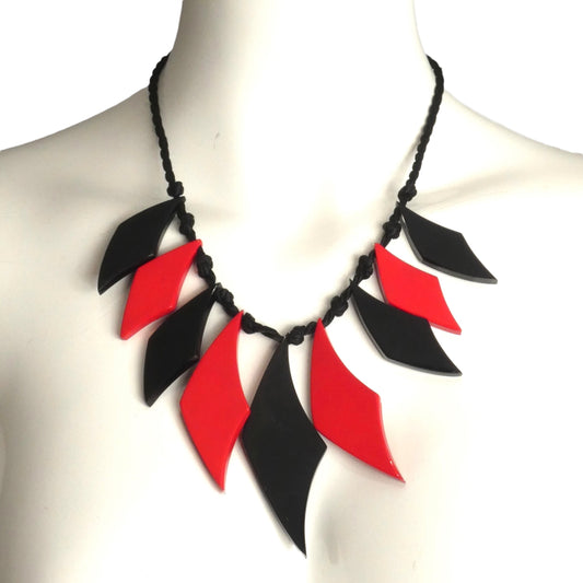 1970s Red & Black Rope Penant Necklace
