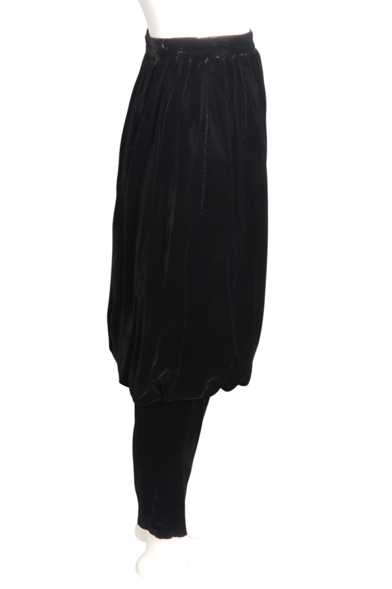 BERNARD PERRIS- NWT 1980s Black Velvet Harem Pants, Size 2