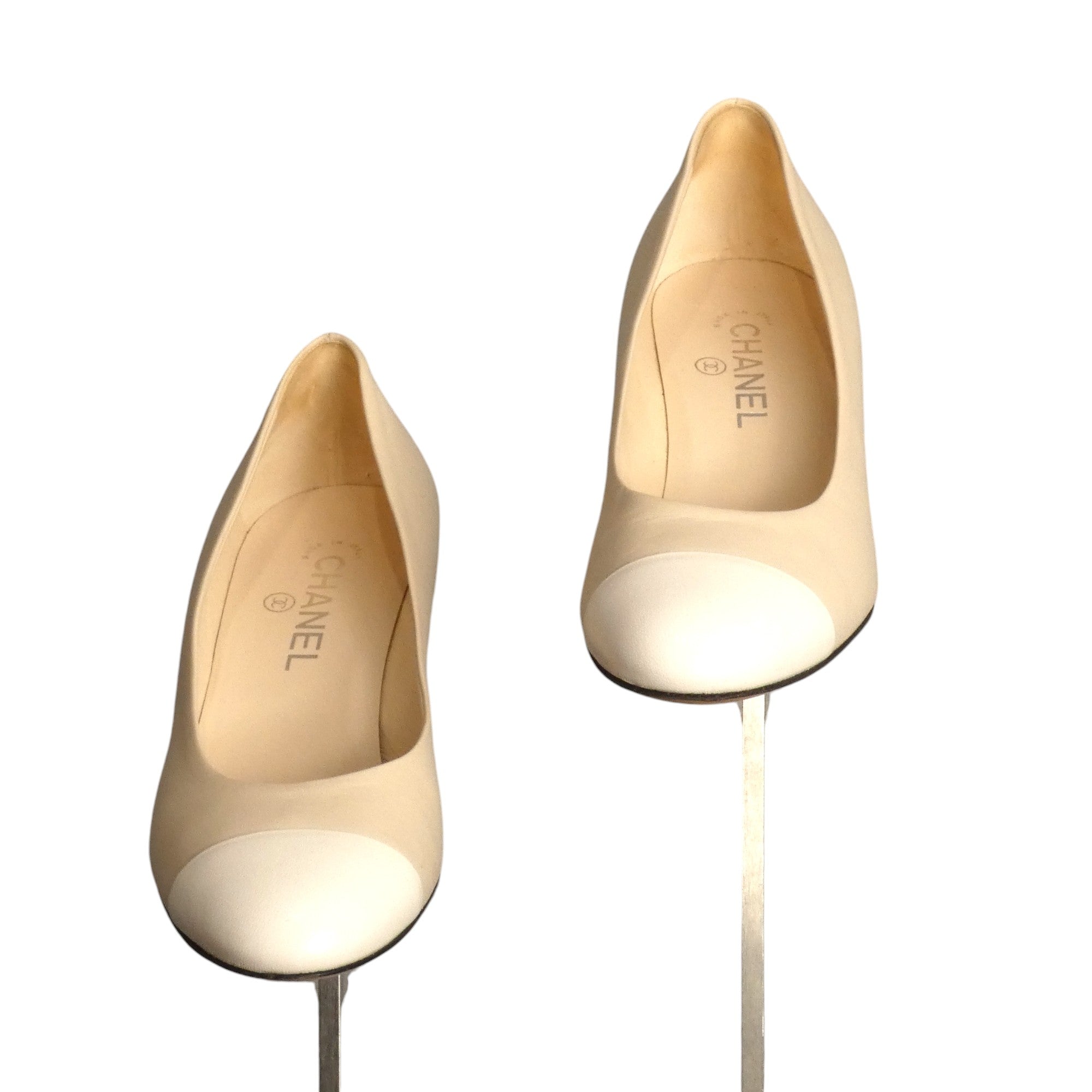 CHANEL- Beige & Ivory Cap Toe Pumps, Size 39 – MARTINI