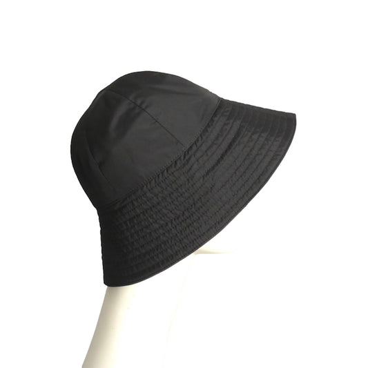 GUCCI-  NWT Black Brella Bucket Hat, Size Small
