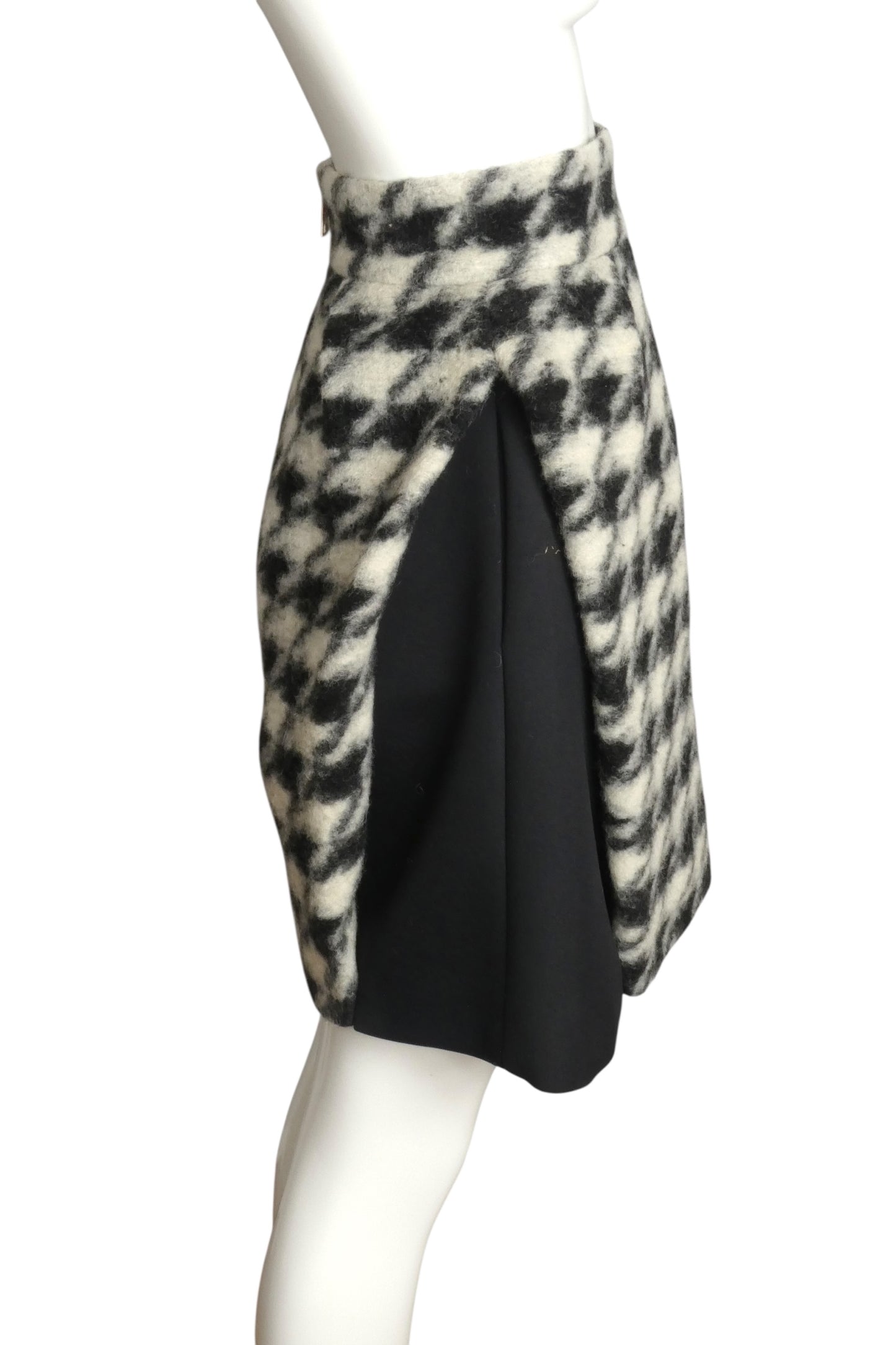 JC de CASTELBAJAC- NWT 2013 Houndstooth Fleece Skirt, Size 6