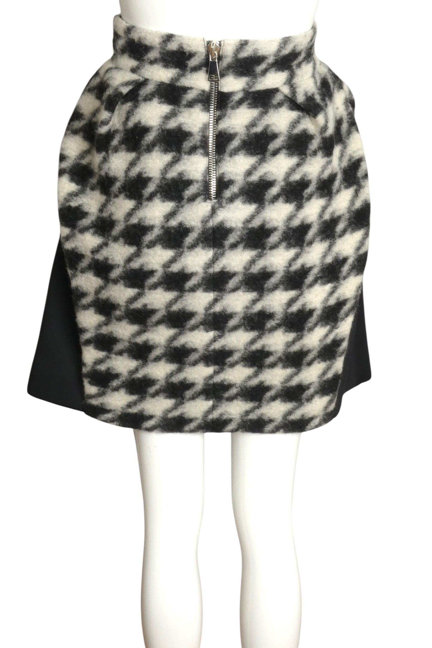 JC de CASTELBAJAC- NWT 2013 Houndstooth Fleece Skirt, Size 6