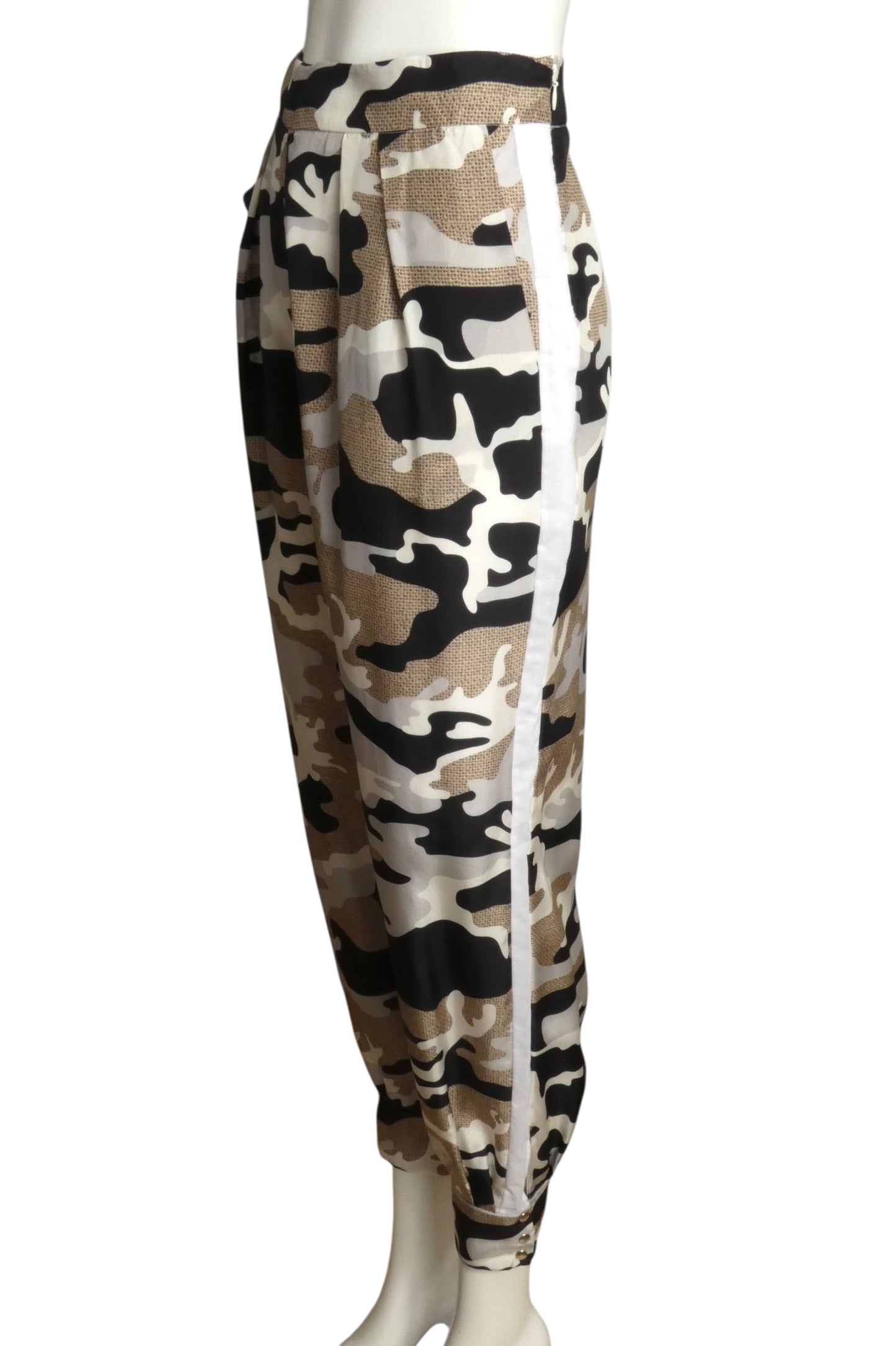 JC de CASTELBAJAC- NWT 2014 Camo Print Pants, Size 10