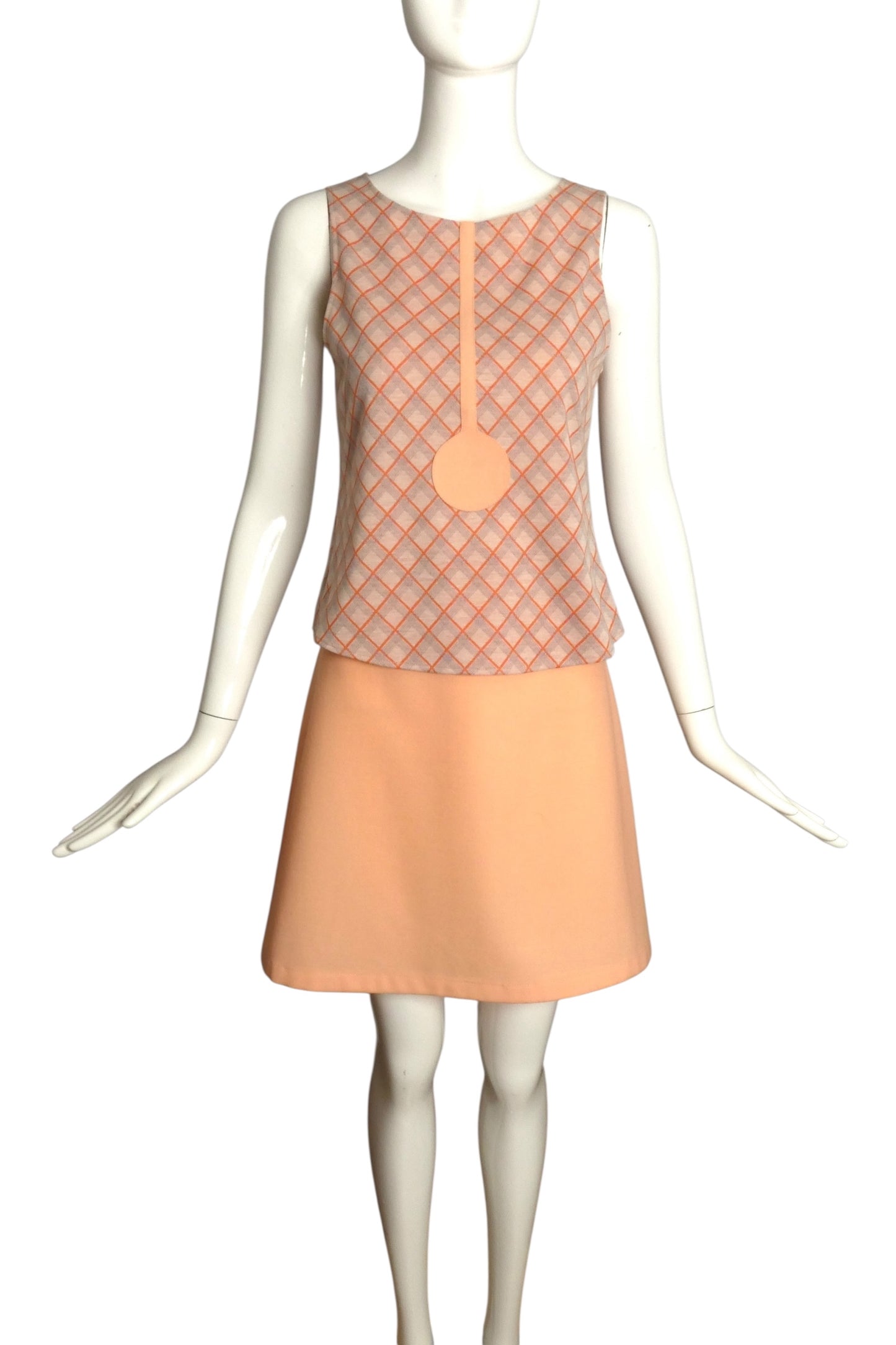PIERRE CARDIN BOUTIQUE-2008 2pc Peach Knit Skirt Ensemble, Size-4