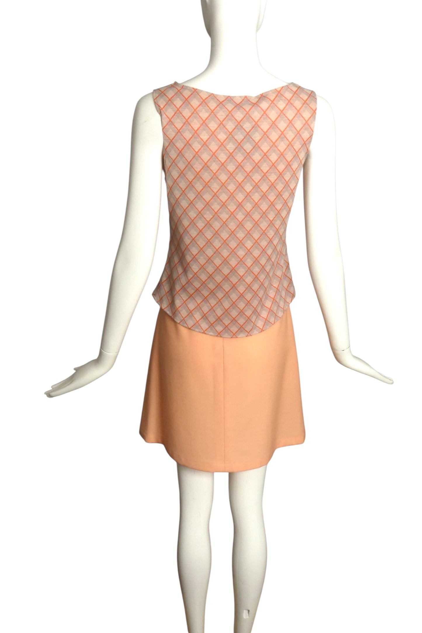 PIERRE CARDIN BOUTIQUE-2008 2pc Peach Knit Skirt Ensemble, Size-4