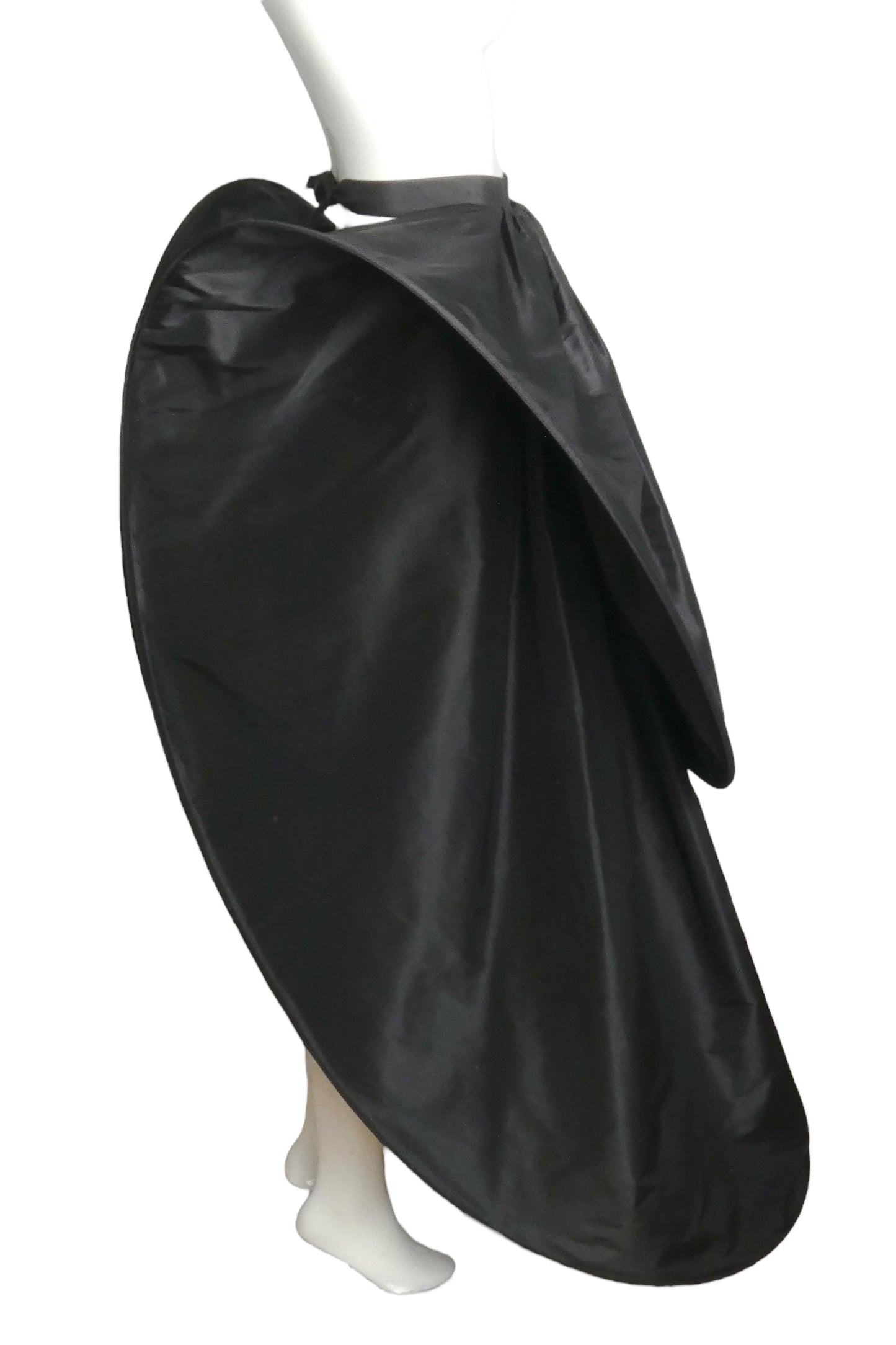 PIERRE CARDIN BOUTIQUE-1991 Black Taffeta Hoop Over Skirt, Size-6