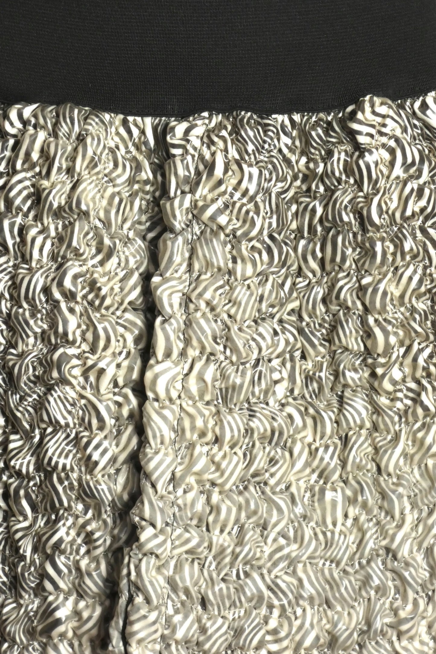 PIERRE CARDIN BOUTIQUE-1991 Grey Print Puckered Rubber Overskirt, Size-4