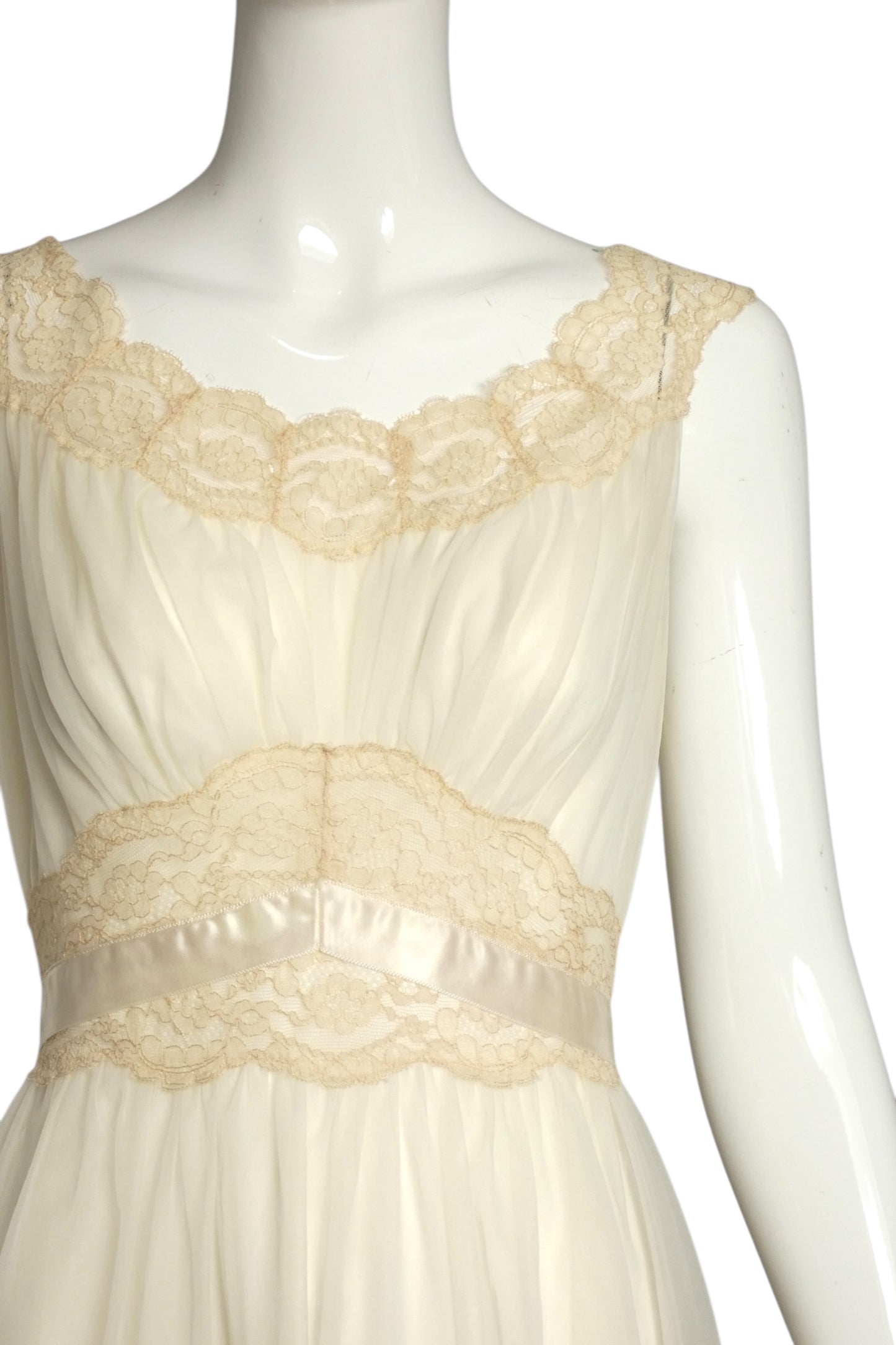 1960s Ivory Lace Nightgown, Size 6