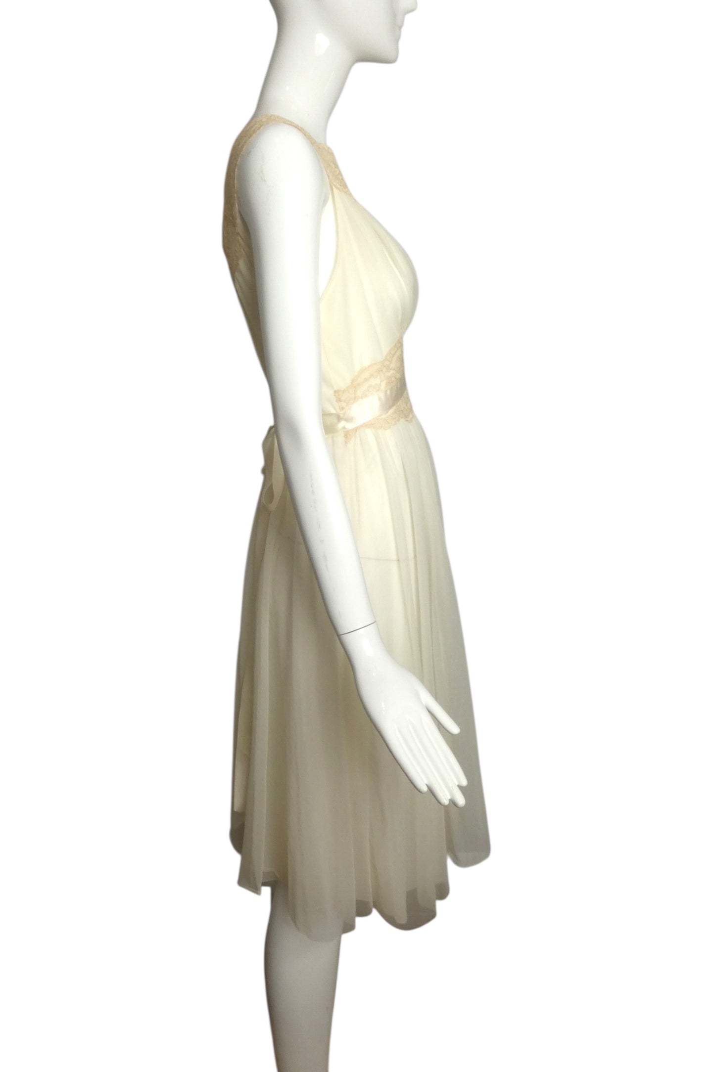 1960s Ivory Lace Nightgown, Size 6