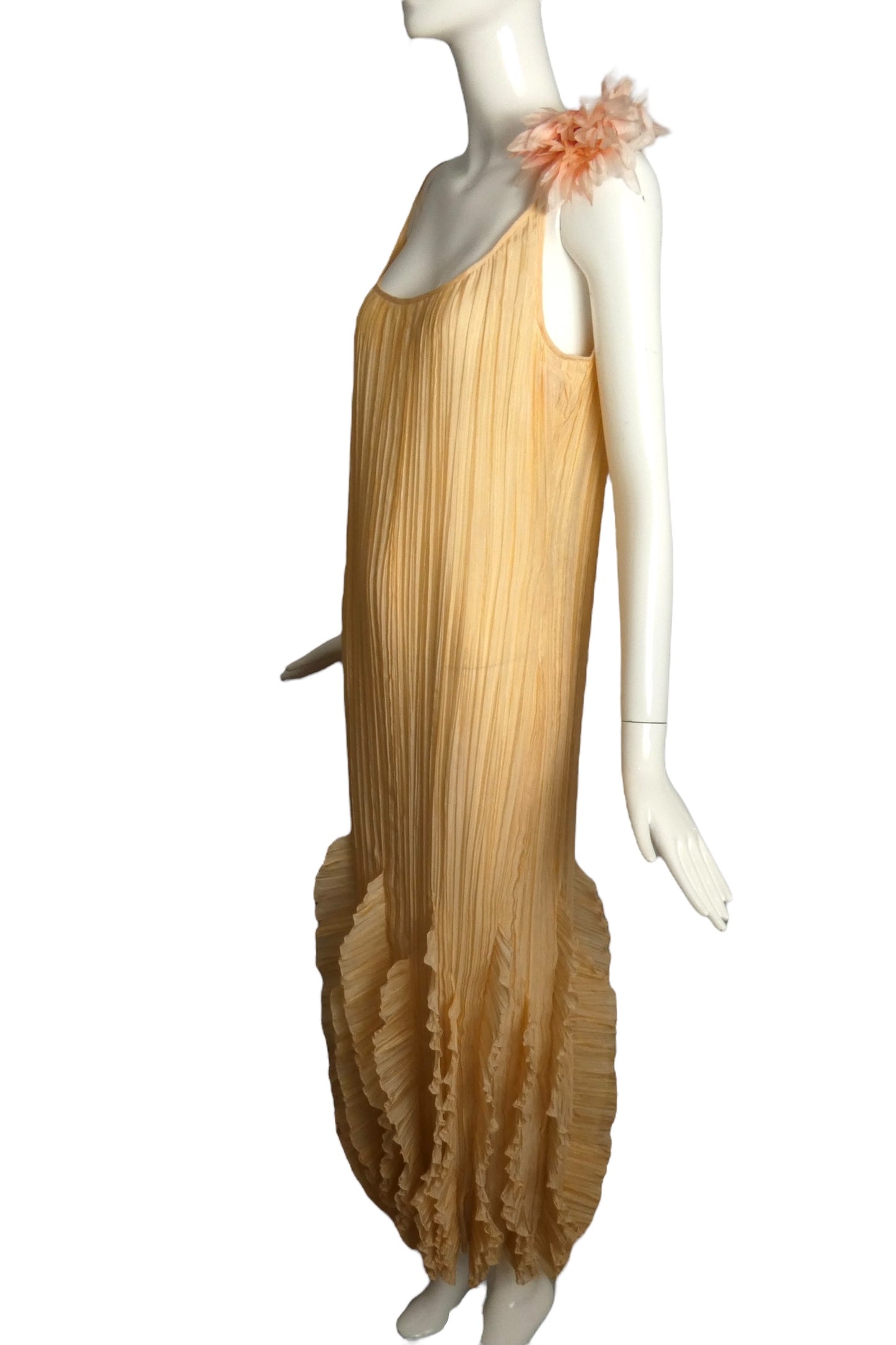 PIERRE CARDIN (HAUTE COUTURE)- 2000 Ivory Crinkle Pleat Dress, Size 6