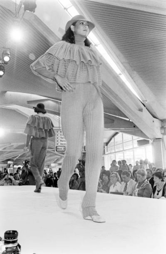 PIERRE CARDIN (HAUTE COUTURE)- 1977 Brown 2pc Knit Blouse & Tights, Size 4