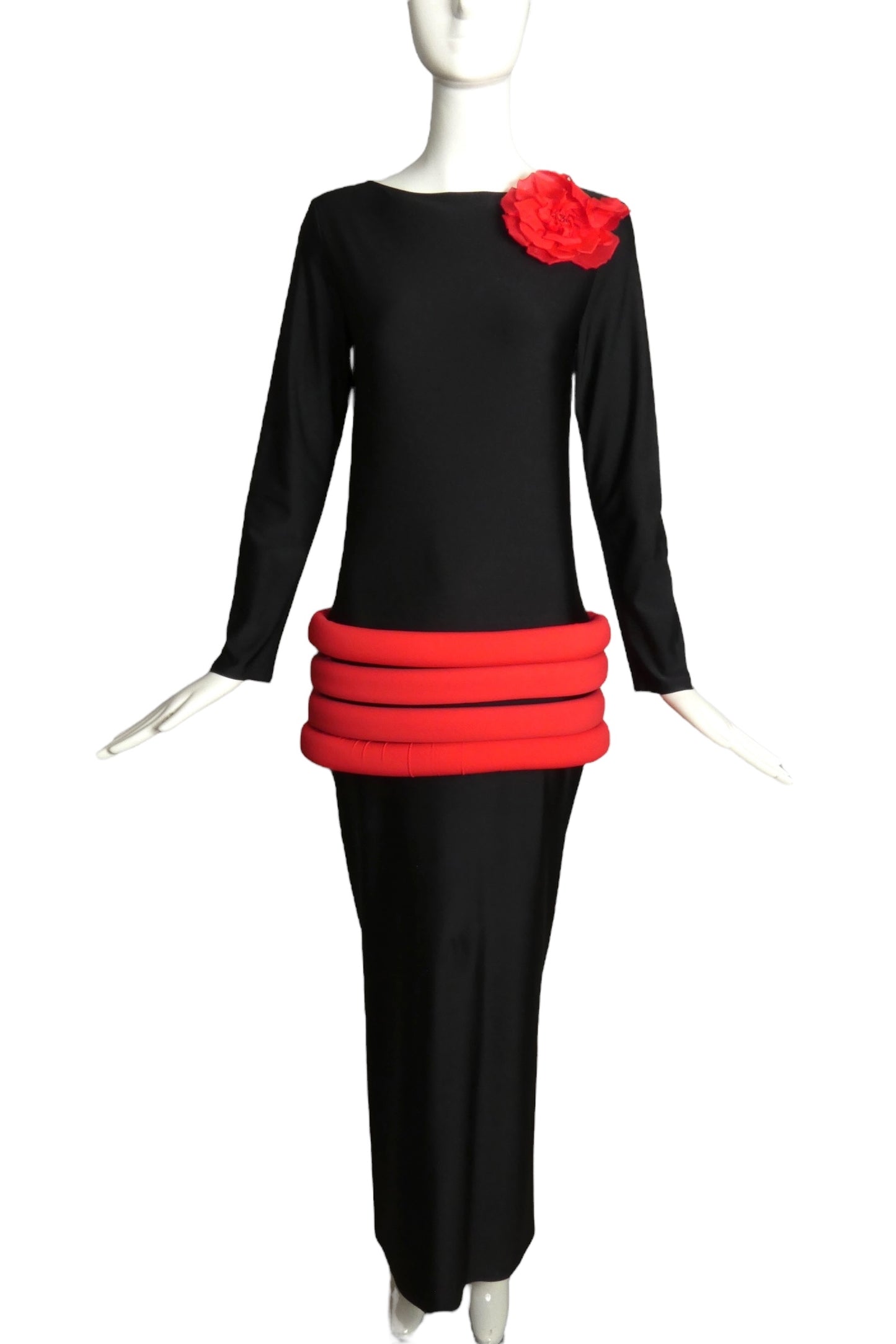 PIERRE CARDIN(HAUTE COUTURE)- 2012 Black & Red Knit Tube Dress, Size 6