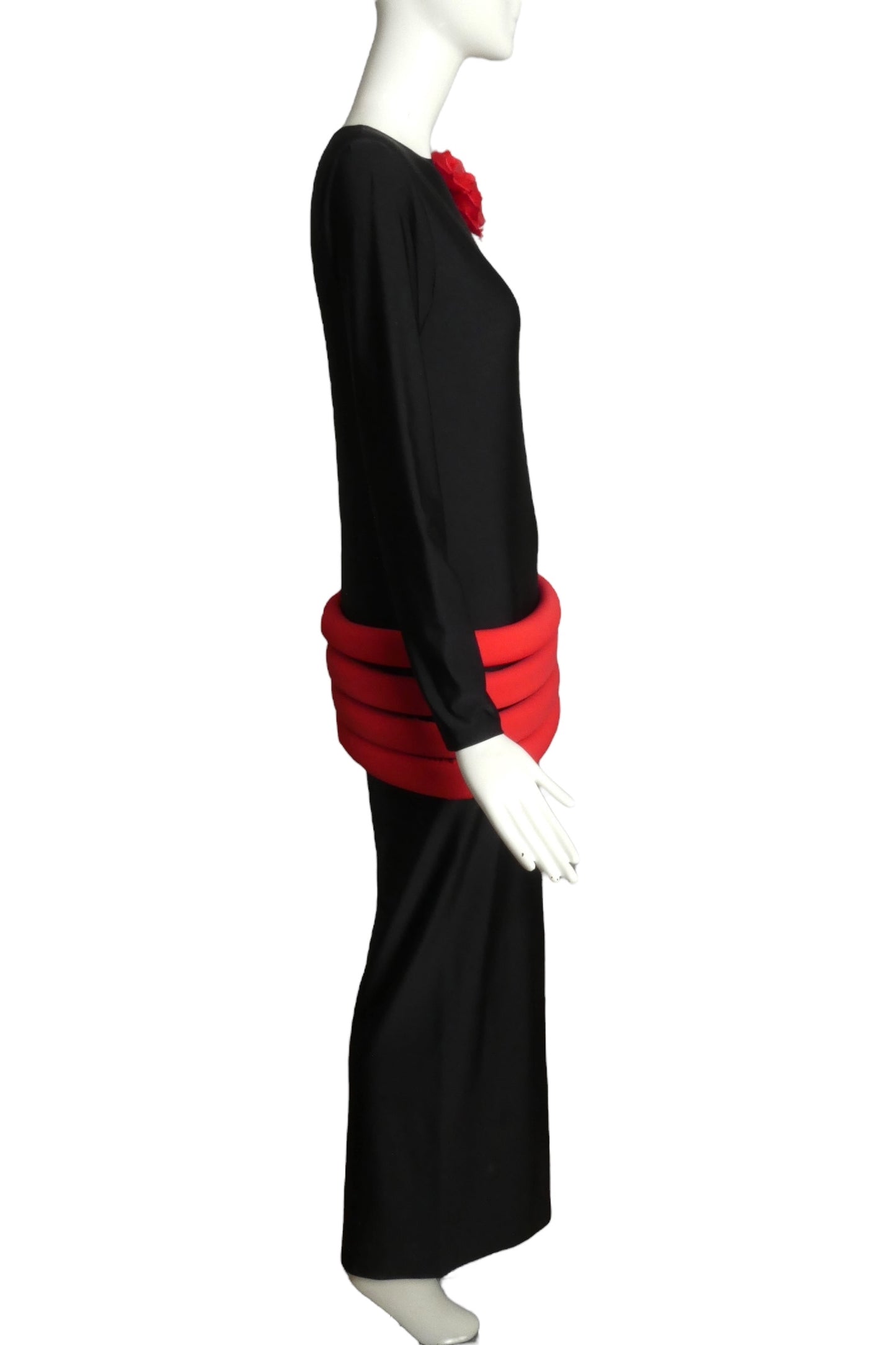 PIERRE CARDIN(HAUTE COUTURE)- 2012 Black & Red Knit Tube Dress, Size 6