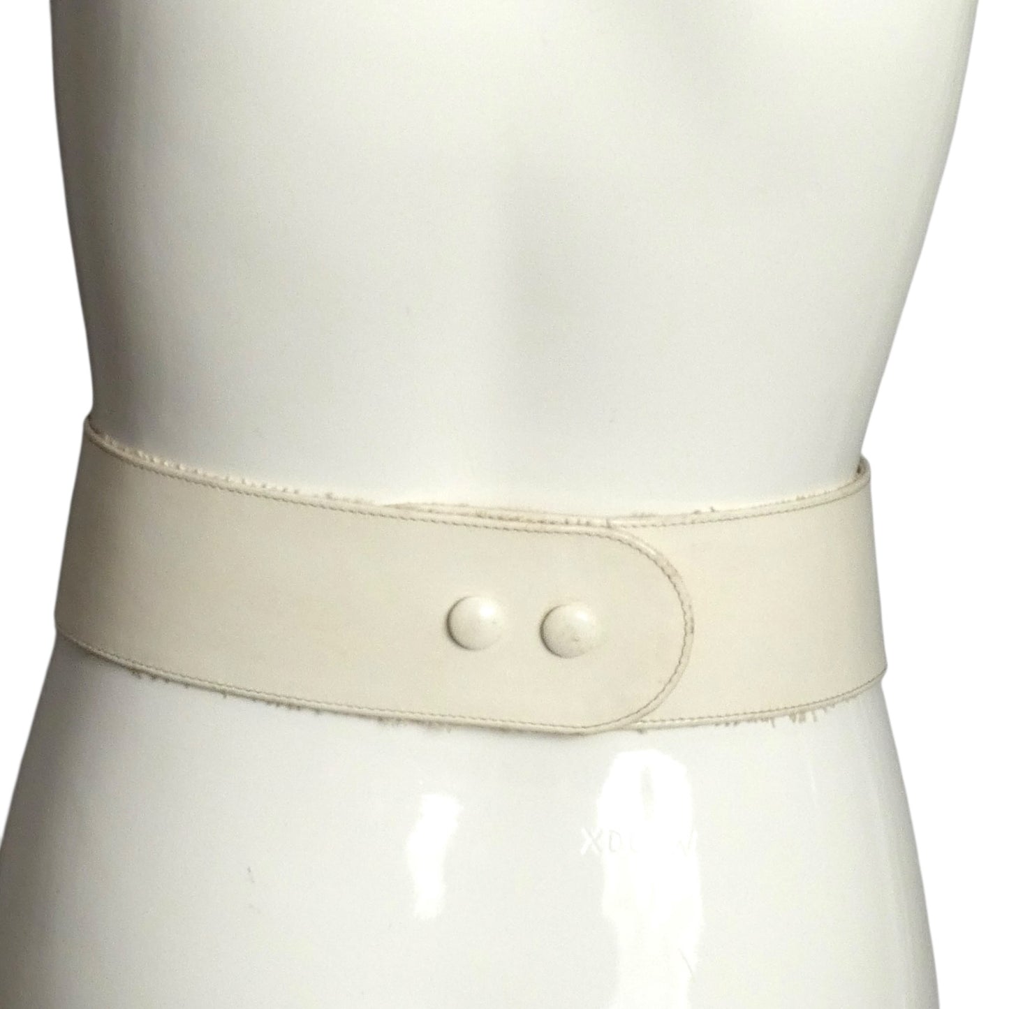 PIERRE CARDIN HERITAGE- 1993 White Leather Waist Belt, W-27"