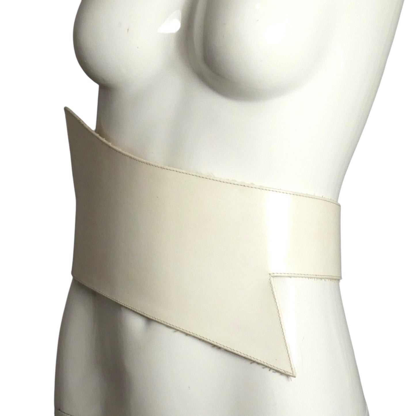 PIERRE CARDIN HERITAGE- 1993 White Leather Waist Belt, W-27"