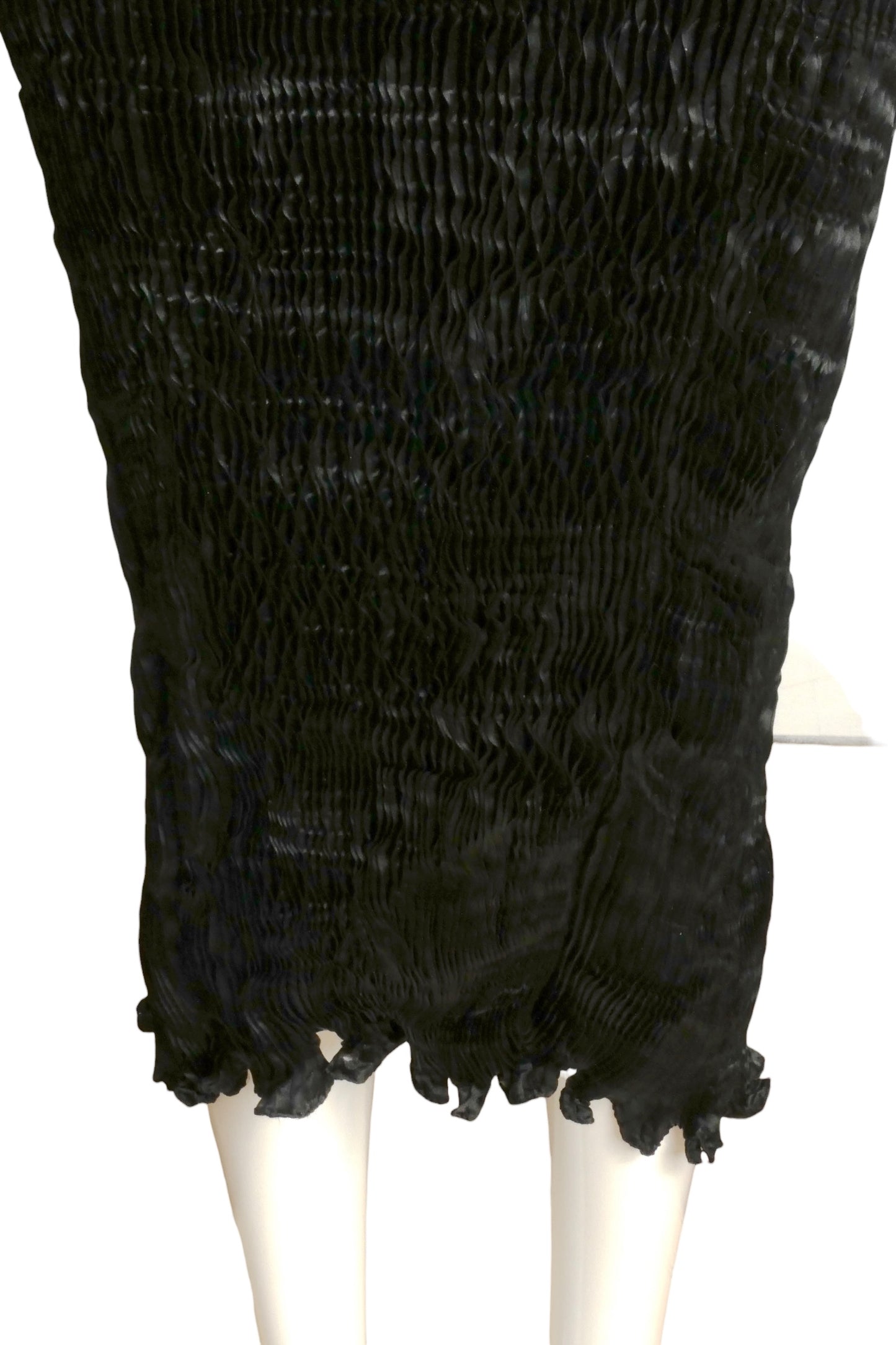 CHARLES & PATRICIA LESTER- 1980s Black Plisse Skirt, Size 10