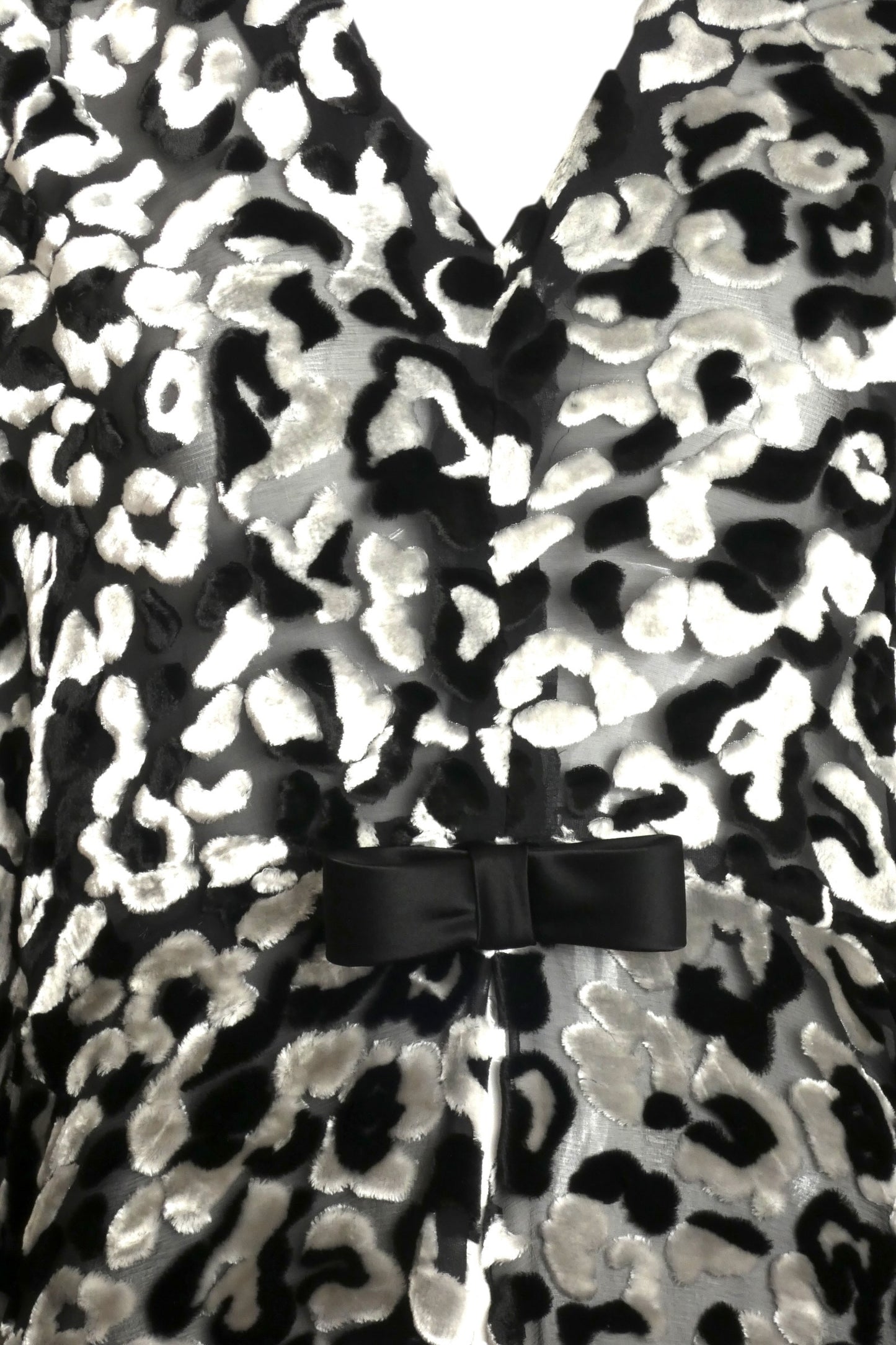 PIERRE CARDIN - 1998 Black & White Voided Velvet Top, Size 8