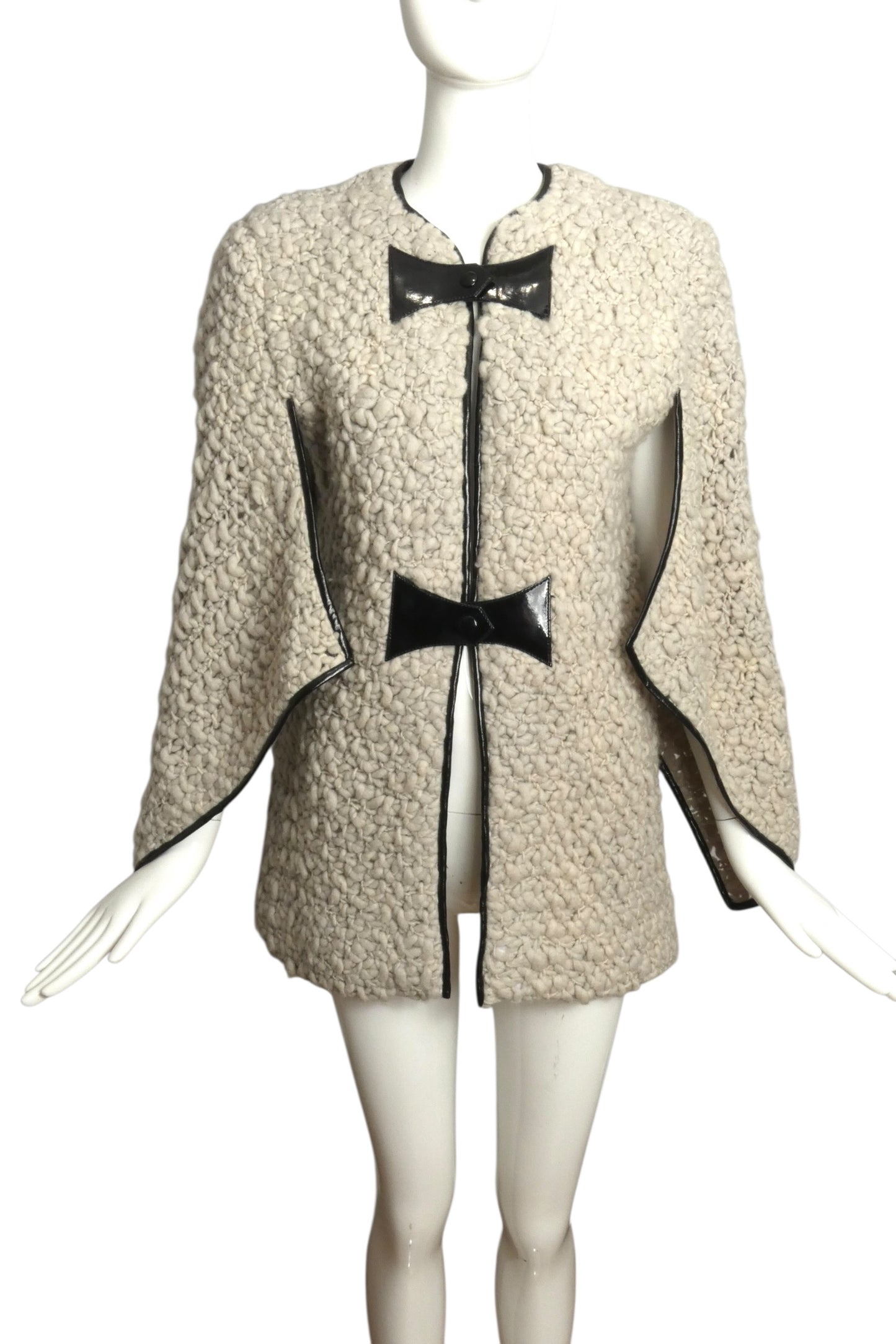 PIERRE CARDIN- 2007 Ivory Wool Boucle Knit Coat, Size 6