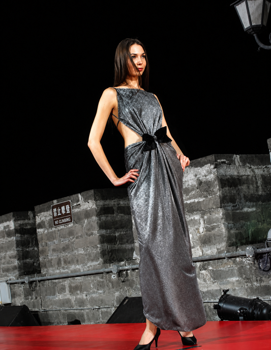PIERRE CARDIN HERITAGE - 2007 Silver Lamé Knit Evening Dress, Size-2