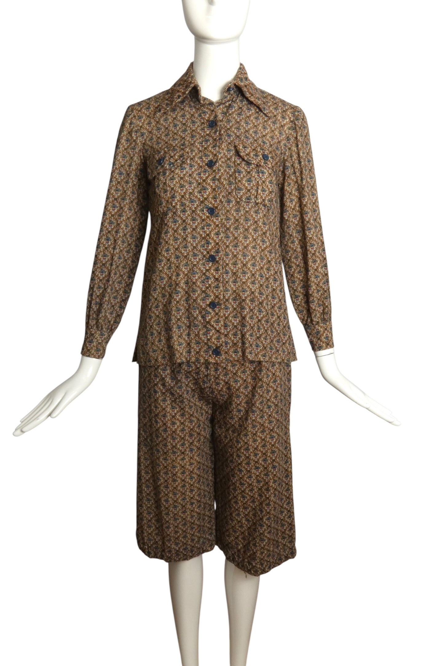 1970 Wool Blouse & Bermuda Shorts Ensemble, Size-2