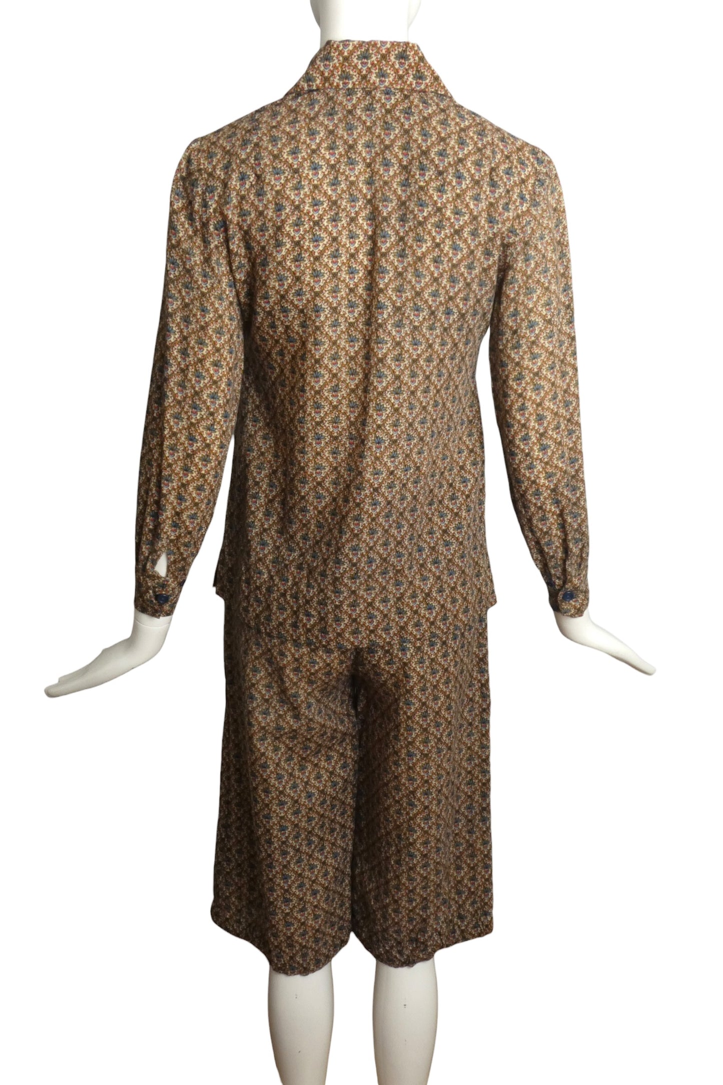 1970 Wool Blouse & Bermuda Shorts Ensemble, Size-2
