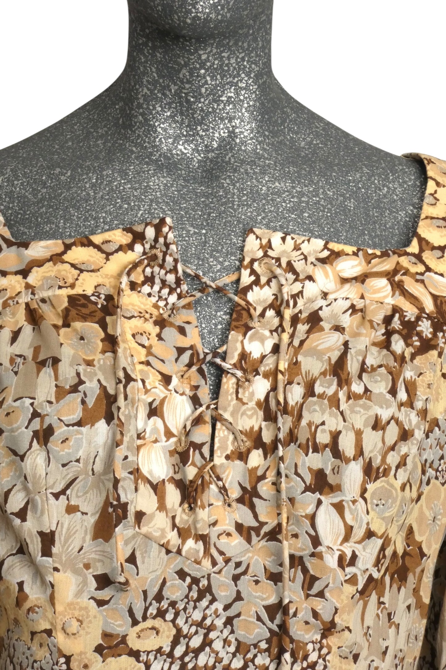 1970s Floral Print Peasant Dress, Size-6