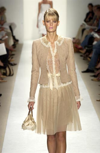 OSCAR DE LA RENTA-2004 Beige Quilted Skirt Suit, Size-10