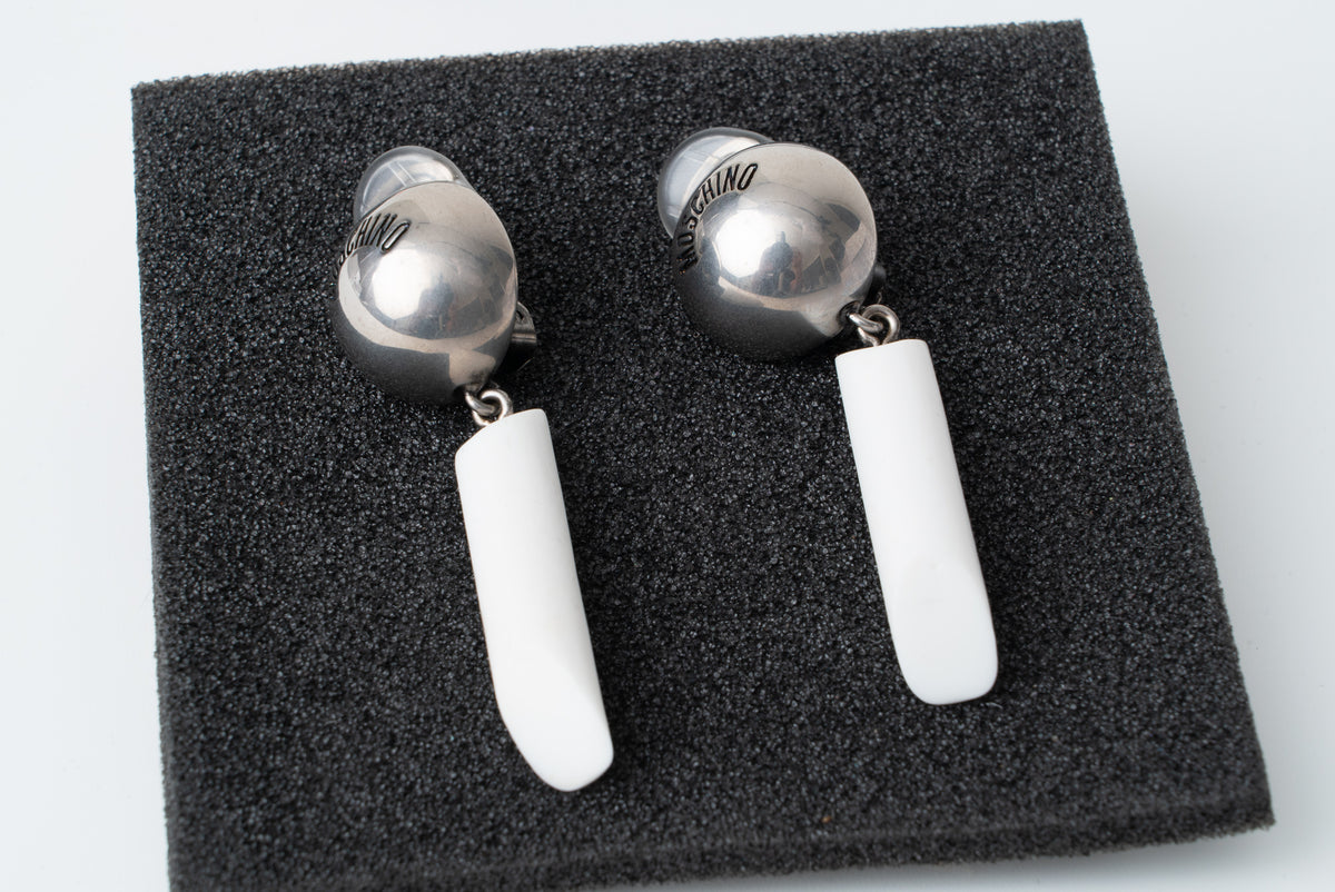MOSCHINO COUTURE! - 2025 White Chalk-Motif Resin Earrings