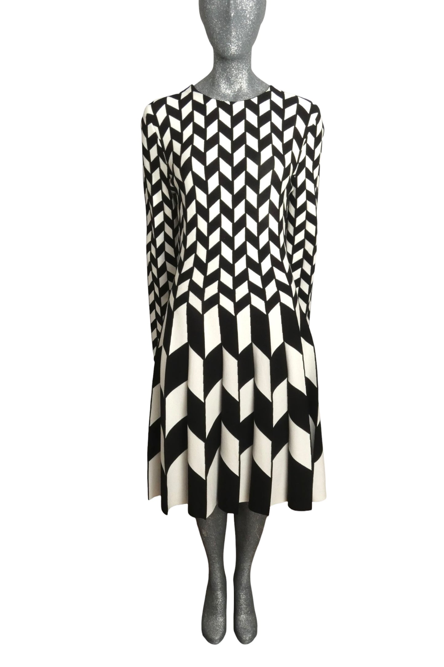 OSCAR DE LA RENTA - 2020 Black & White Chevron Knit Dress, Size- XLarge