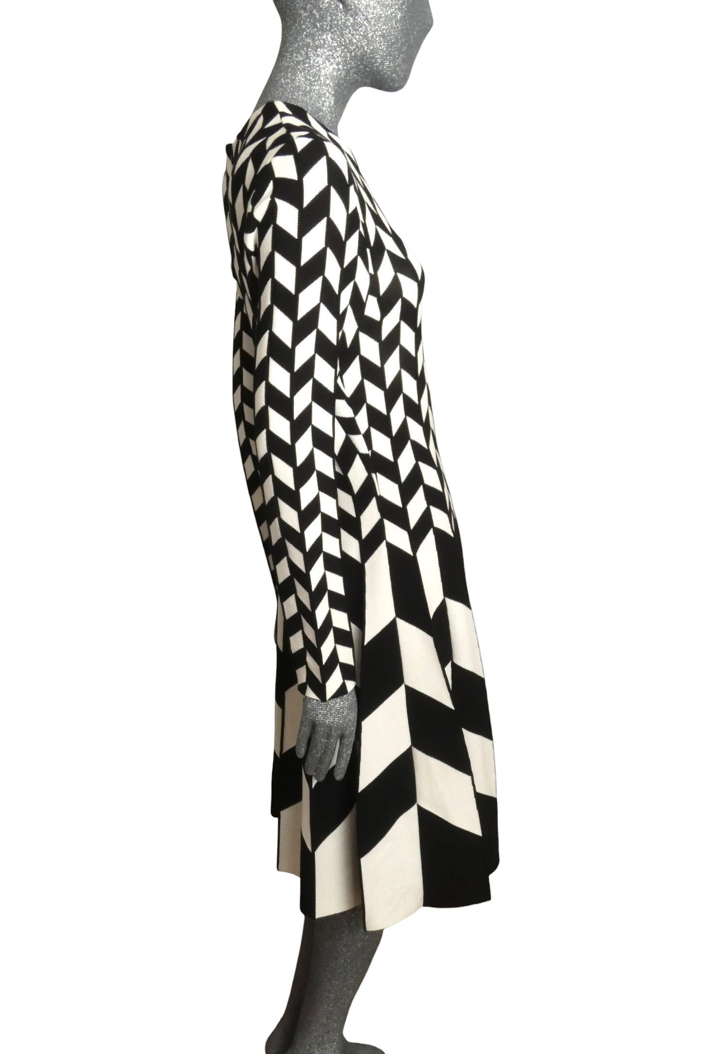 OSCAR DE LA RENTA - 2020 Black & White Chevron Knit Dress, Size- XLarge