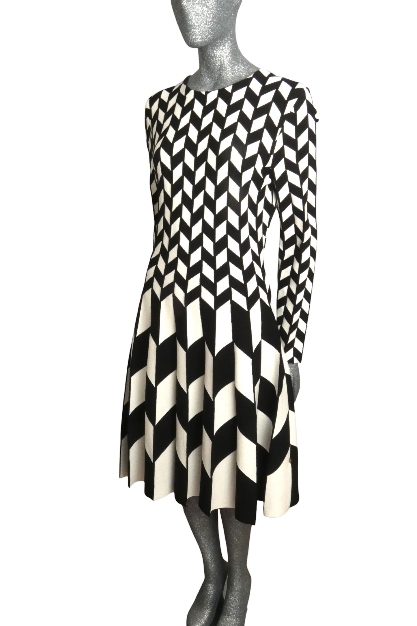 OSCAR DE LA RENTA - 2020 Black & White Chevron Knit Dress, Size- XLarge