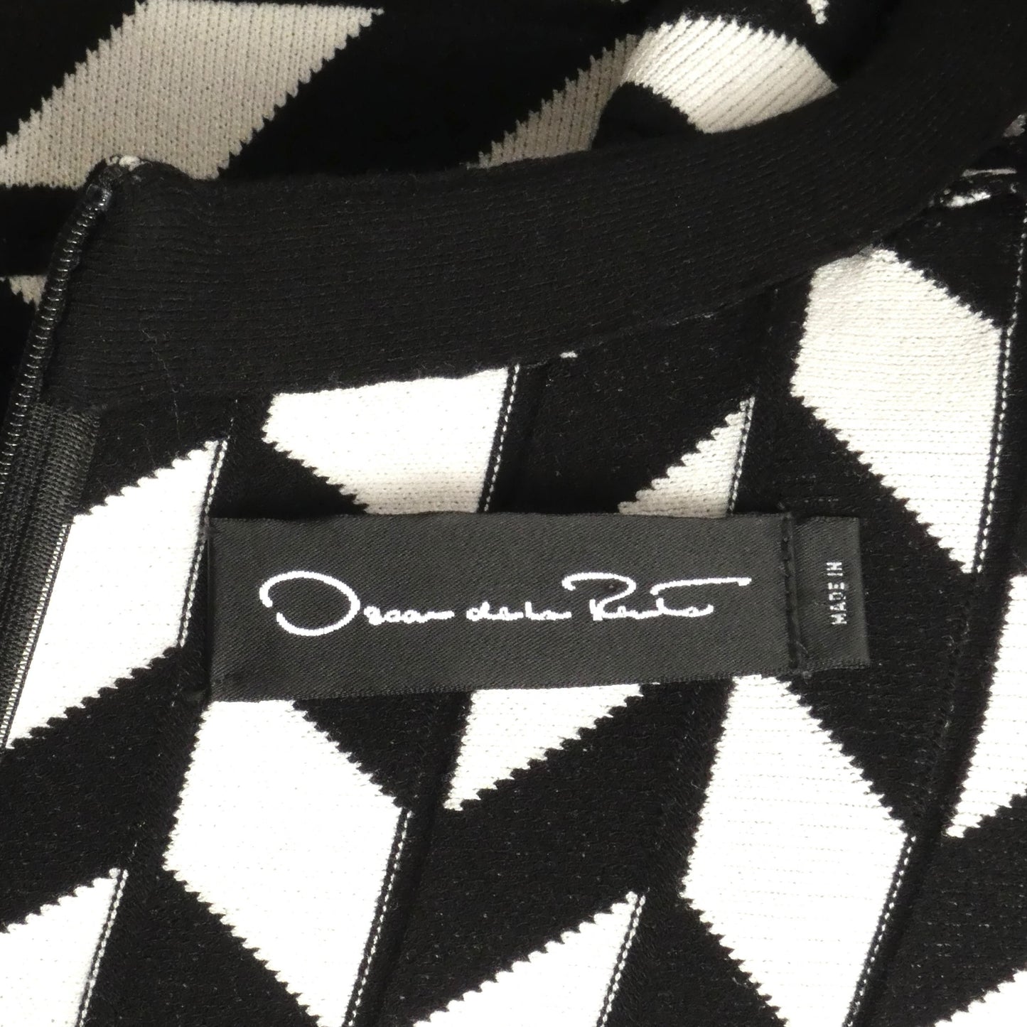 OSCAR DE LA RENTA - 2020 Black & White Chevron Knit Dress, Size- XLarge